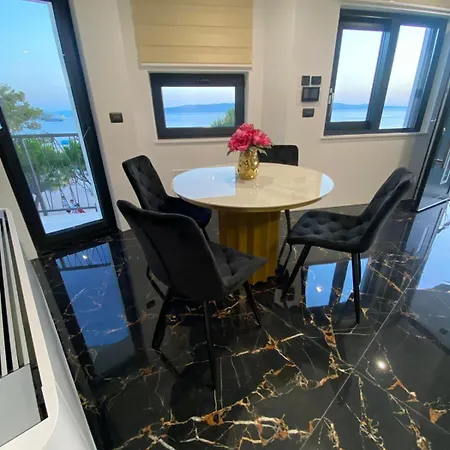 Apartment Leandra