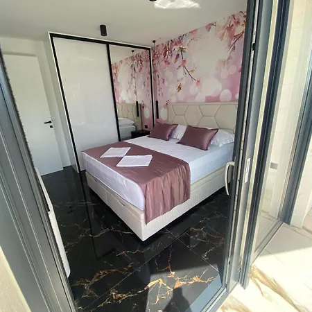Apartment Leandra